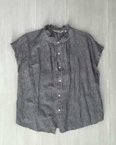 チェックブラウス